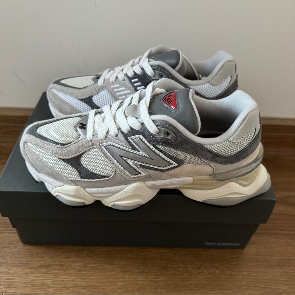 New Balance 9060 Sneakers In Grey 8.5 US